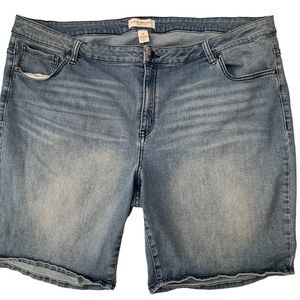 Lane Bryant Mid Rise Essential Stretch Bermuda Denim Shorts Bling Size 26